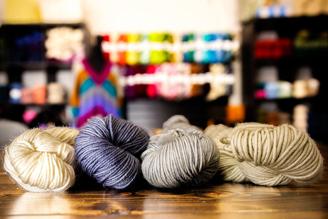 What is Super Bulky Yarn weight and what kind of yarn projects can I use it for?
