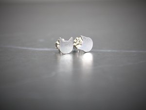 Indigo Lane Cat Head Stud Earrings