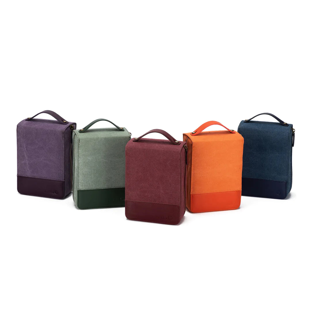 Della Q Maker’s Circular Needle Case